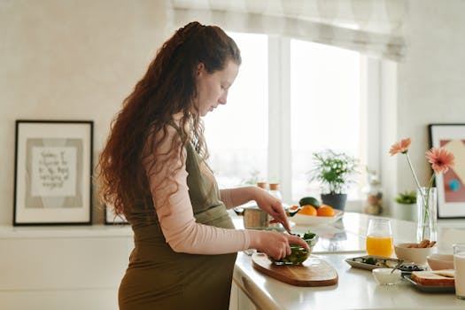 pregnant woman with healthy food